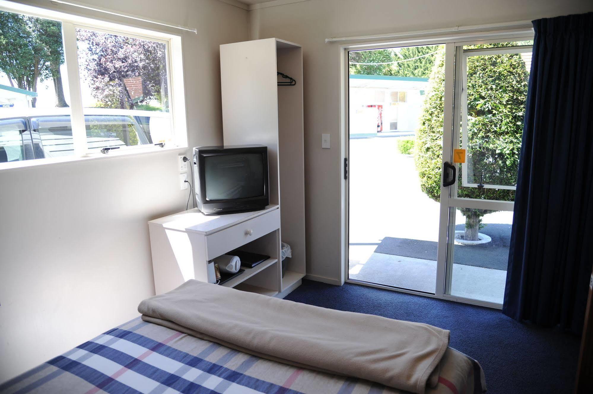 Blenheim Bridges Holiday Park Exterior foto